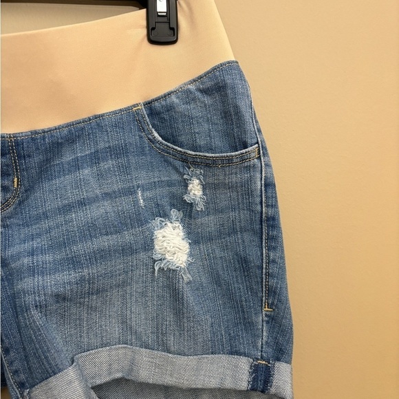 Old Navy Maternity Denim Jean Shorts with Cuff Women's Size 8 - Picture 6 of 14